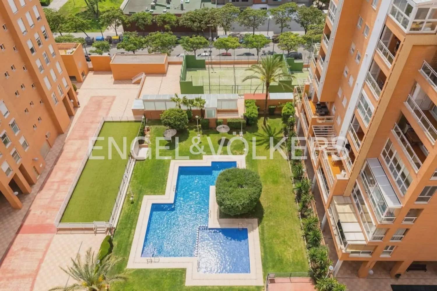 3 sovrum Lägenhet till salu i Valencia stad med pool garage - 590 000 € (Ref: 9897726)