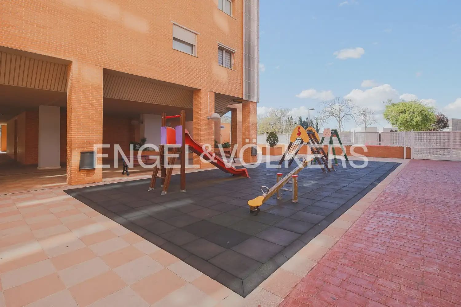 3 sovrum Lägenhet till salu i Valencia stad med pool garage - 590 000 € (Ref: 9897726)