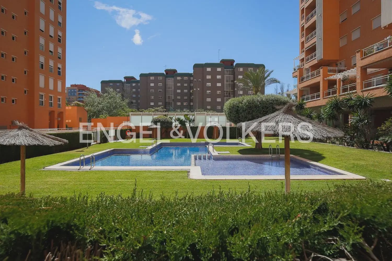 3 sovrum Lägenhet till salu i Valencia stad med pool garage - 590 000 € (Ref: 9897726)