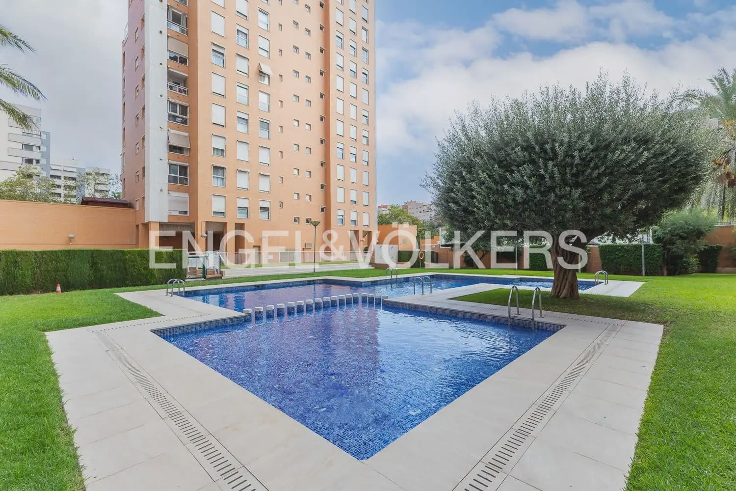 3 sovrum Lägenhet till salu i Valencia stad med pool garage - 590 000 € (Ref: 9897726)