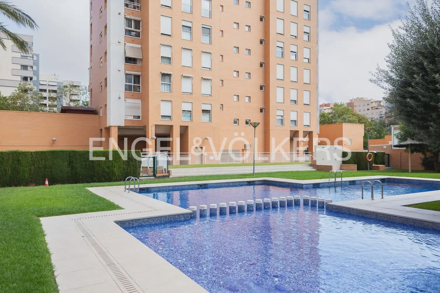 3 sovrum Lägenhet till salu i Valencia stad med pool garage - 590 000 € (Ref: 9897726)