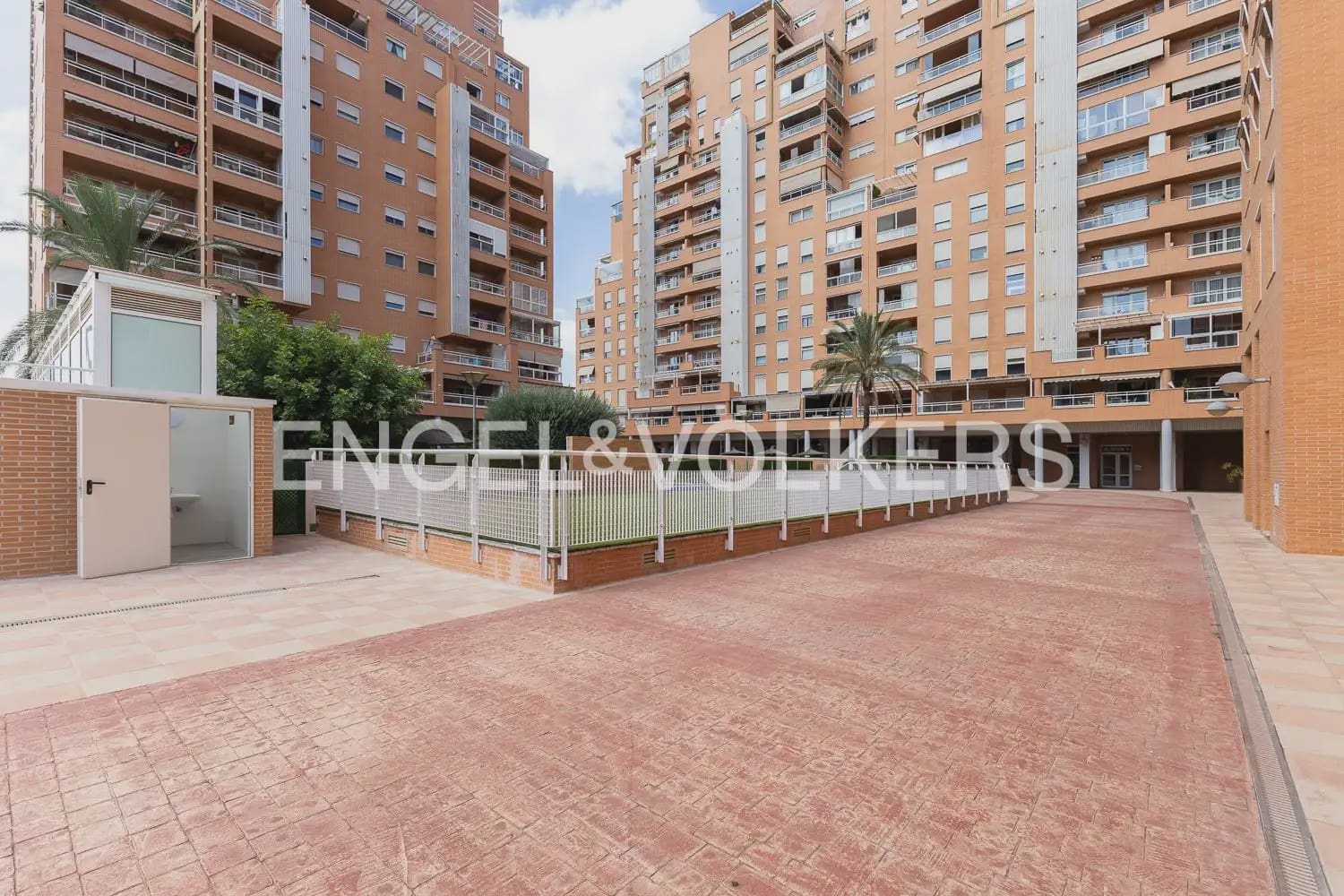 3 sovrum Lägenhet till salu i Valencia stad med pool garage - 590 000 € (Ref: 9897726)