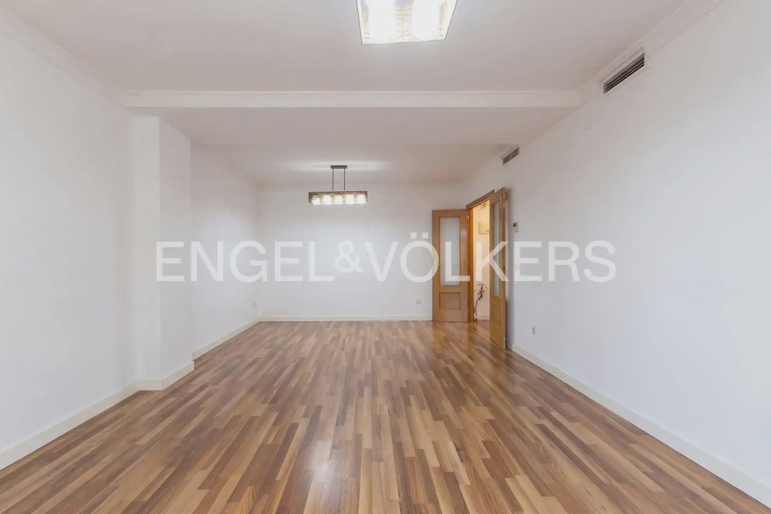 3 Zimmer Wohnung zu verkaufen in Valencia Stadt mit Garage - 259.000 € (Ref: 9897728)