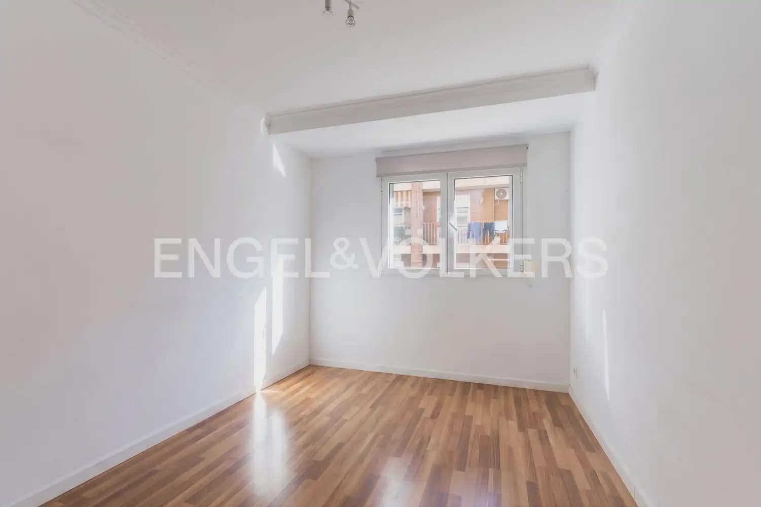 3 Zimmer Wohnung zu verkaufen in Valencia Stadt mit Garage - 259.000 € (Ref: 9897728)