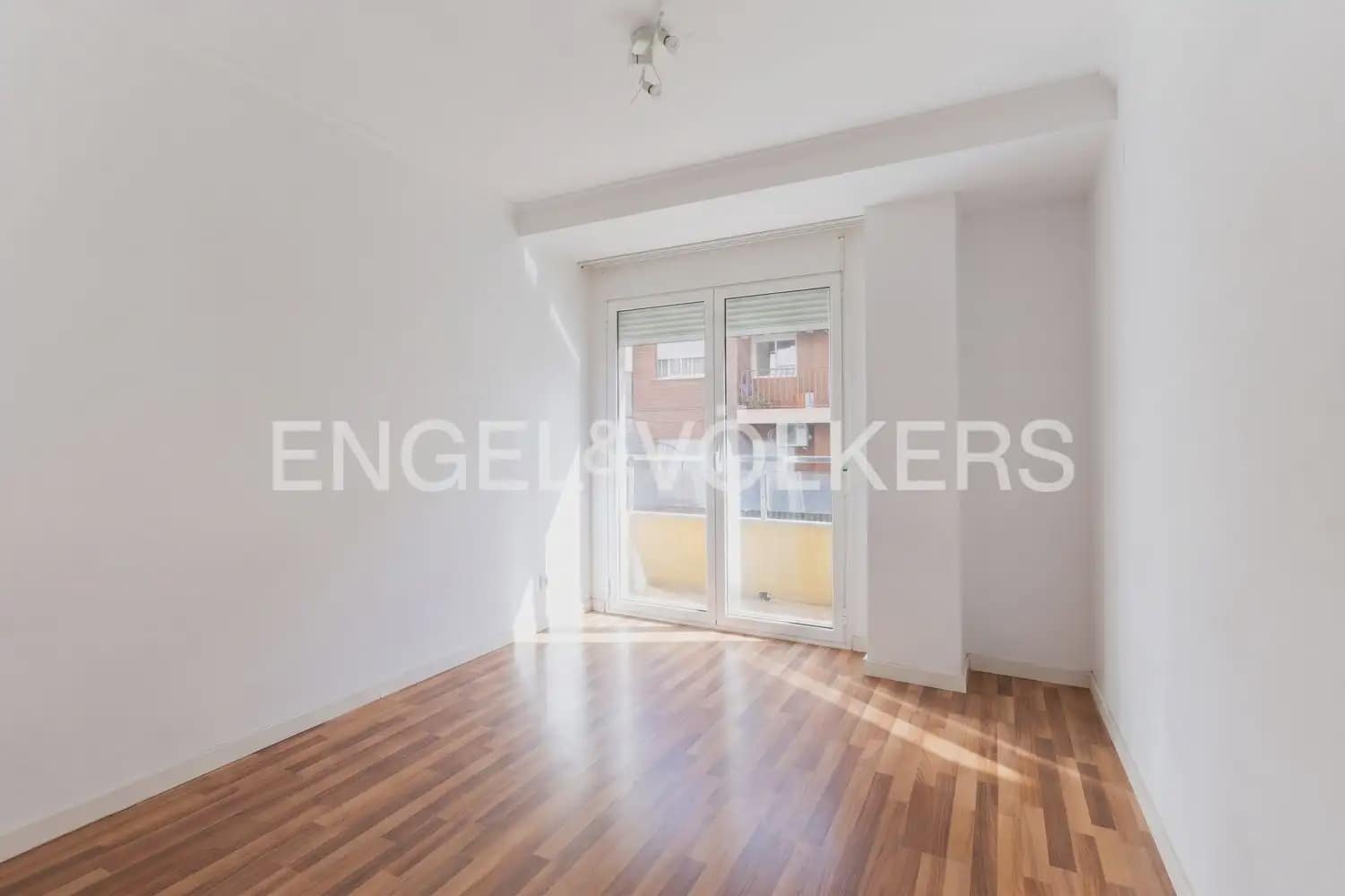 3 Zimmer Wohnung zu verkaufen in Valencia Stadt mit Garage - 259.000 € (Ref: 9897728)
