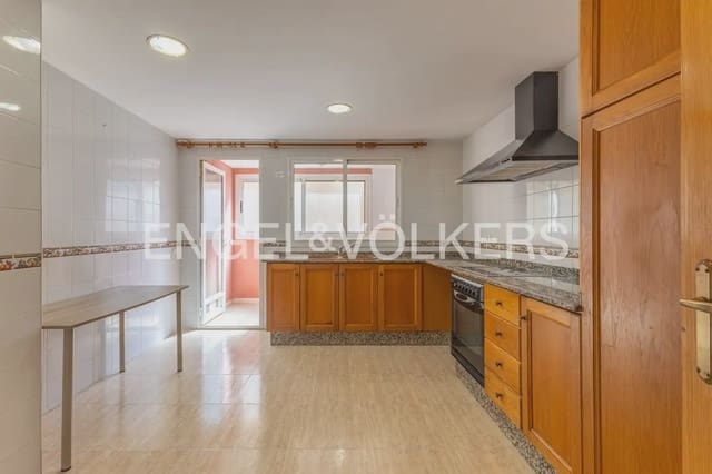 3 makuuhuone Asunto myytävänä paikassa Torrefiel, Valencia kaupunki mukana 
autotalli - 259 000 € (Ref: 9897728)