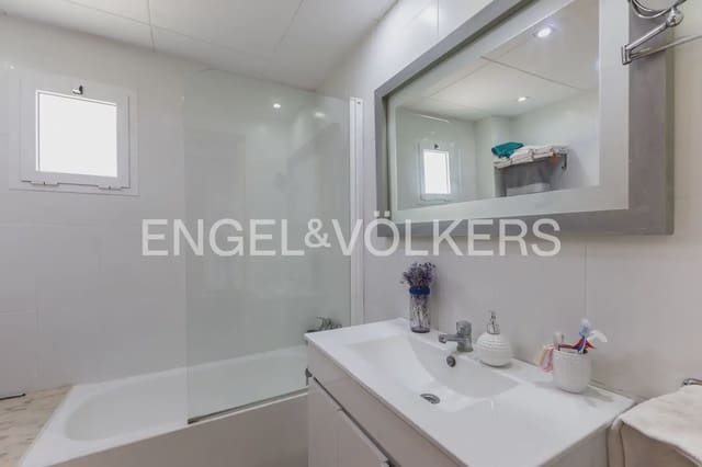 3 bedroom Flat for sale in Sueca with garage - € 255,000 (Ref: 9897730)