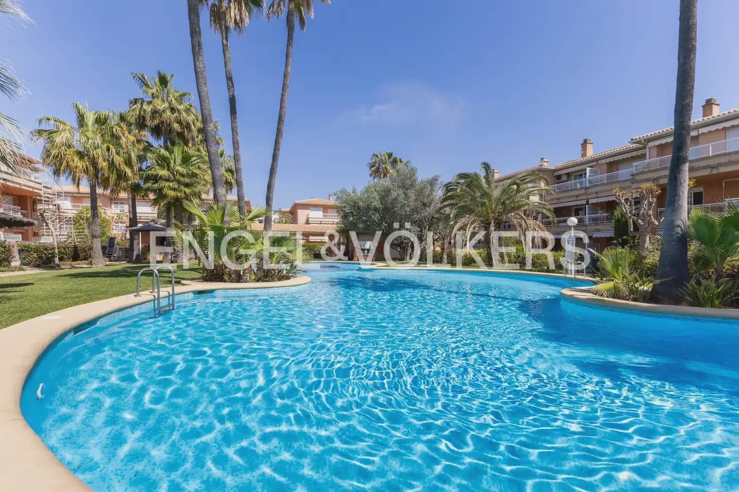 Piso de 2 habitaciones en Javea / Xàbia en venta con piscina garaje - 399.000 € (Ref: 9897733)