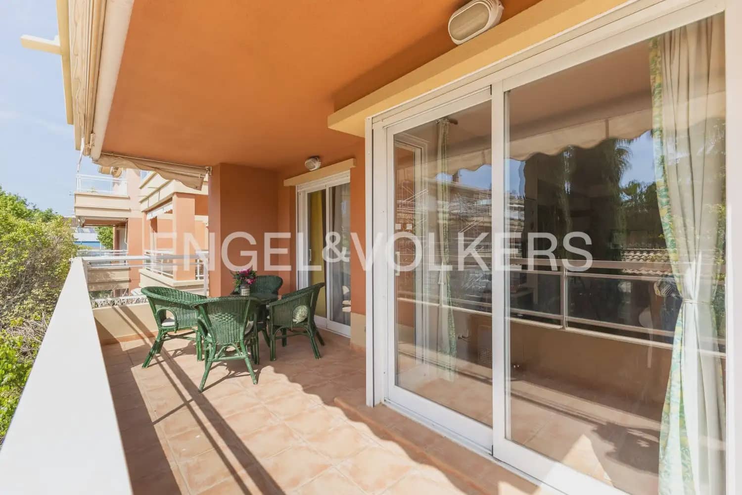 Piso de 2 habitaciones en Javea / Xàbia en venta con piscina garaje - 399.000 € (Ref: 9897733)