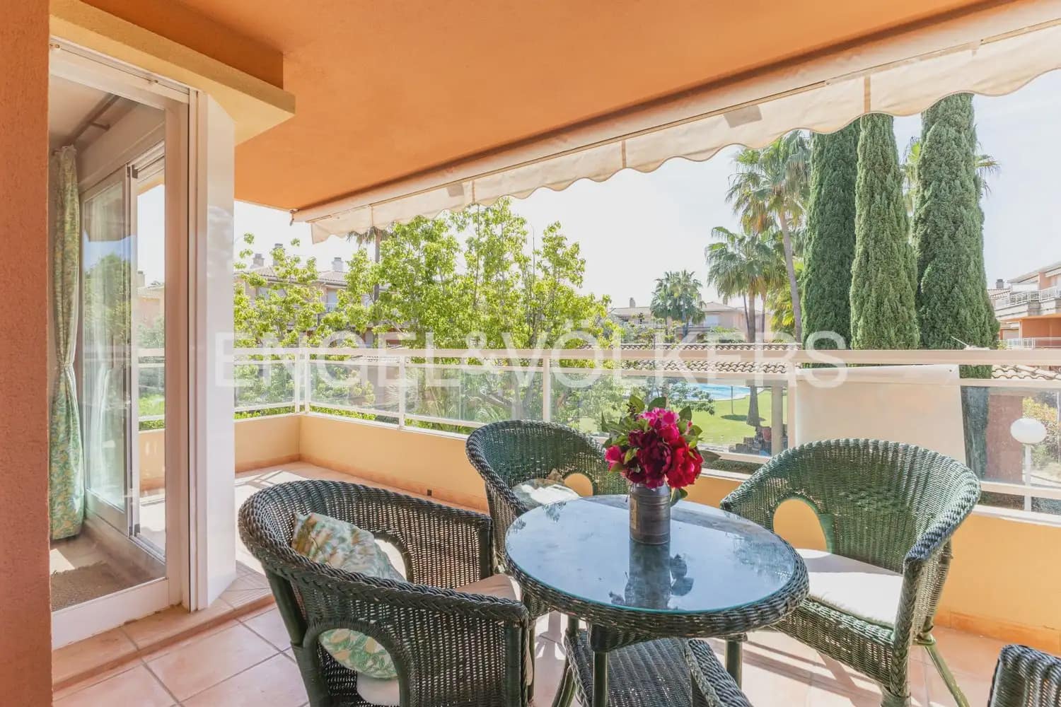 Piso de 2 habitaciones en Javea / Xàbia en venta con piscina garaje - 399.000 € (Ref: 9897733)