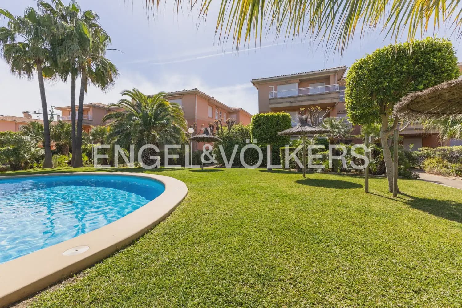Piso de 2 habitaciones en Javea / Xàbia en venta con piscina garaje - 399.000 € (Ref: 9897733)