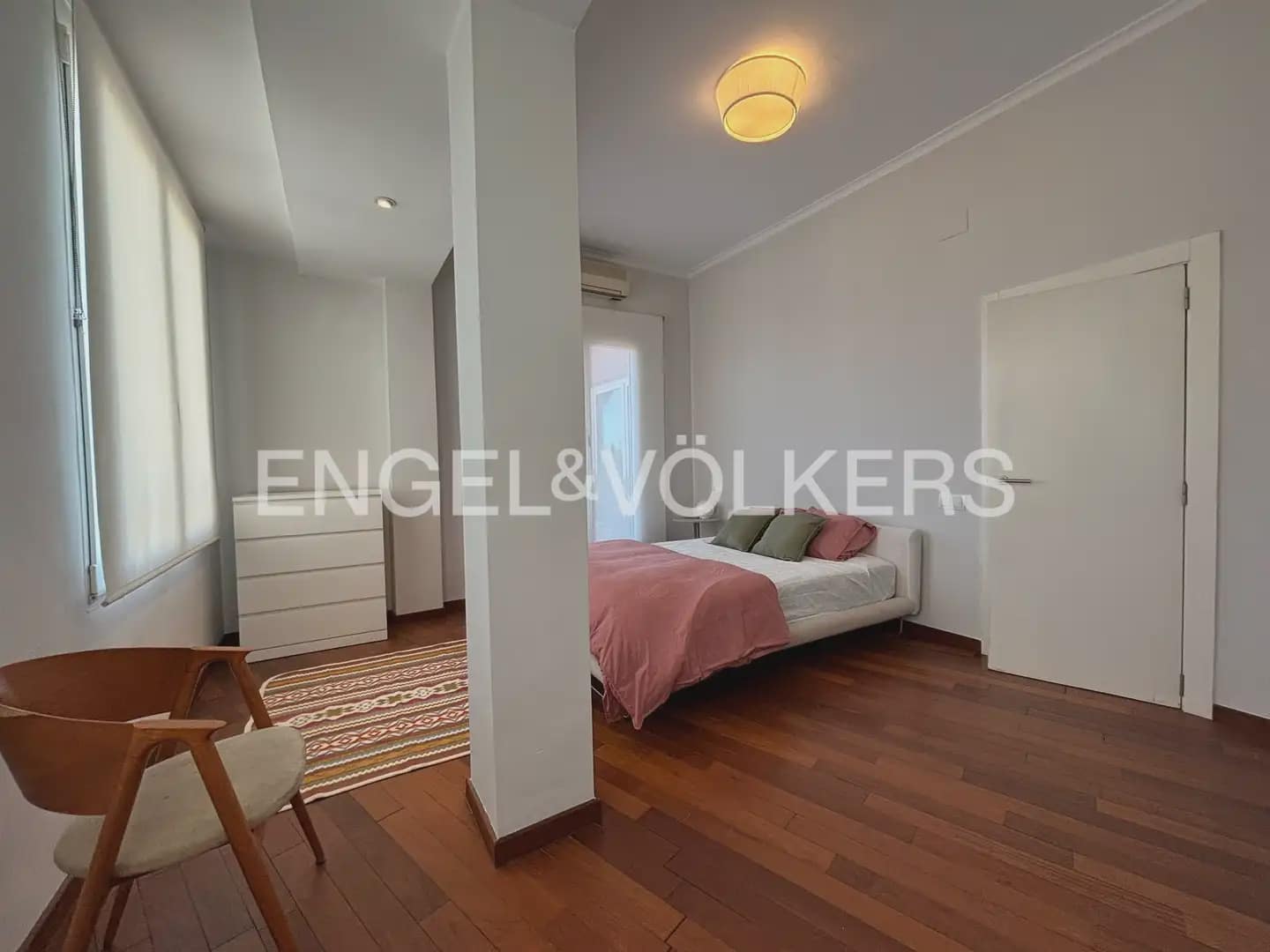 4 Zimmer Wohnung zu vermieten in Valencia Stadt - 3.500 € (Ref: 9897734)