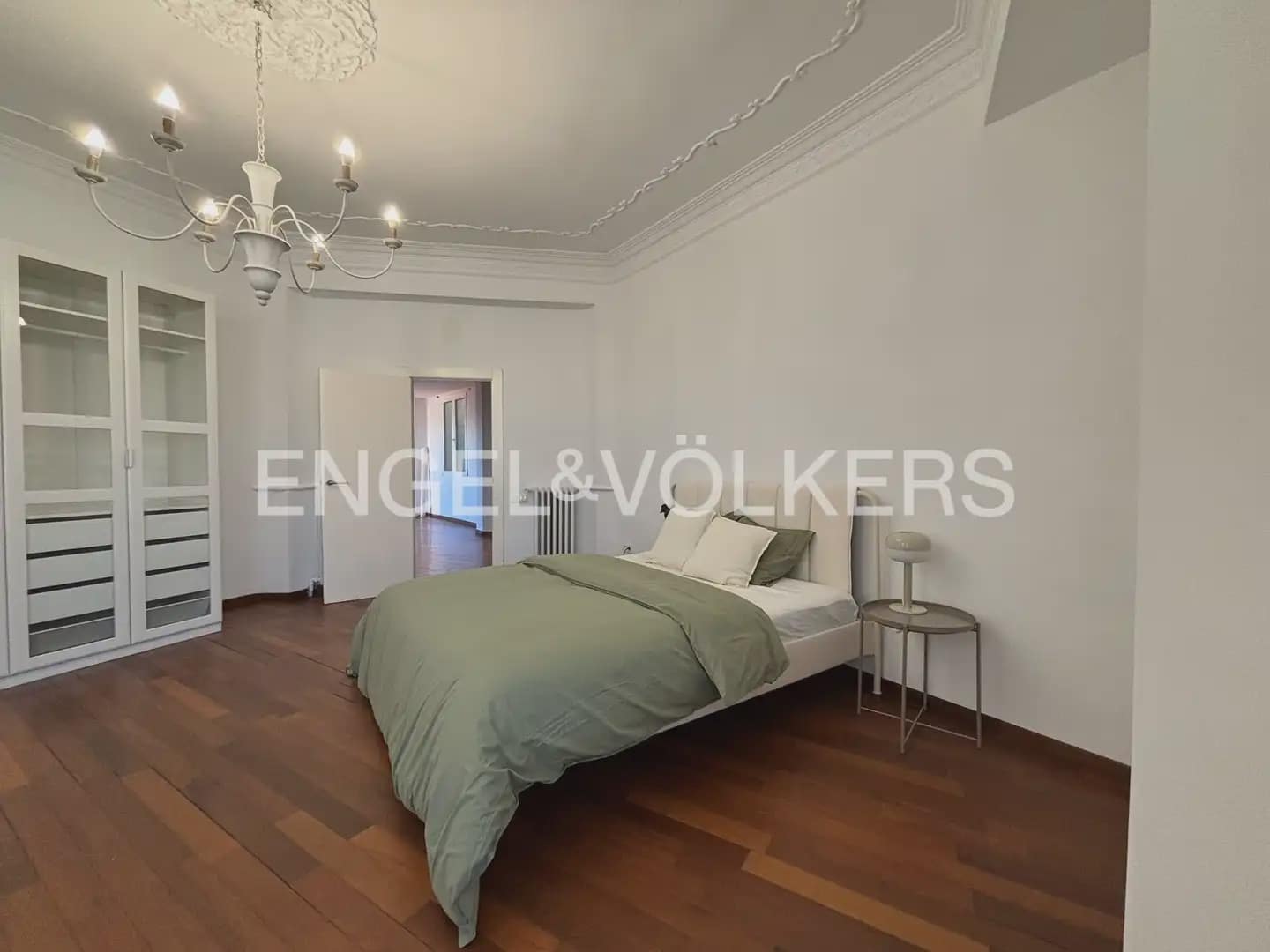 4 Zimmer Wohnung zu vermieten in Valencia Stadt - 3.500 € (Ref: 9897734)
