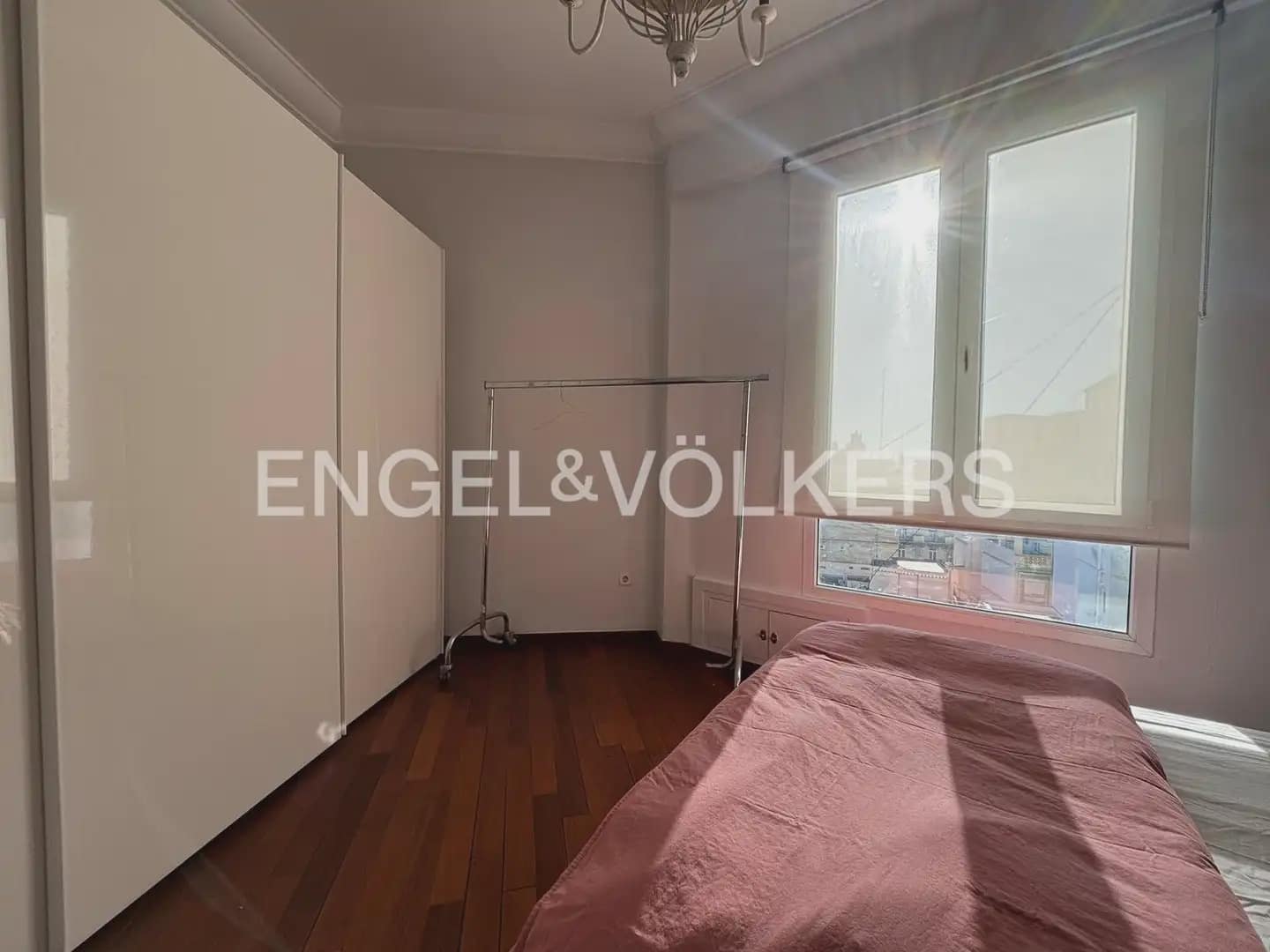 4 Zimmer Wohnung zu vermieten in Valencia Stadt - 3.500 € (Ref: 9897734)