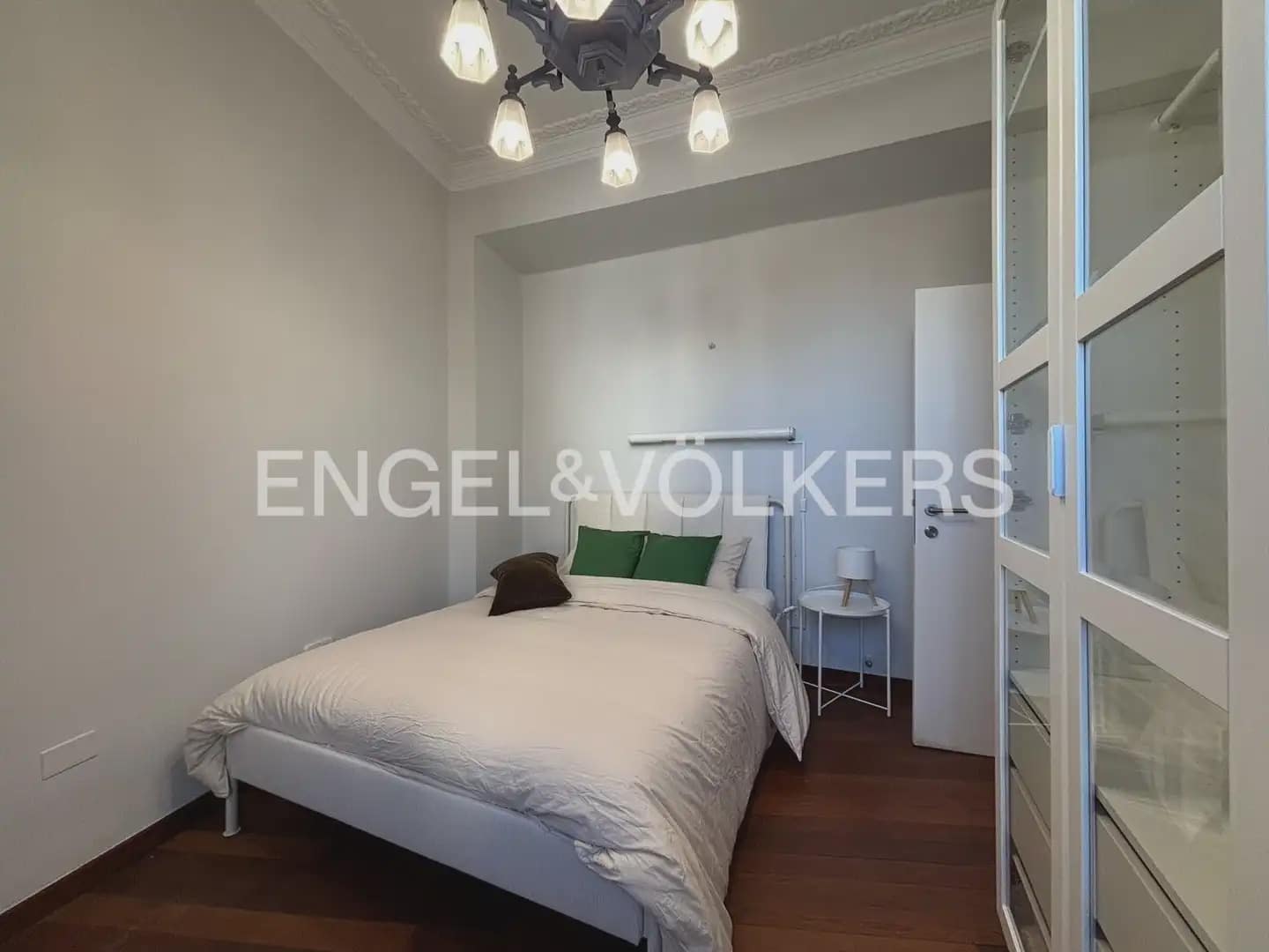 4 Zimmer Wohnung zu vermieten in Valencia Stadt - 3.500 € (Ref: 9897734)