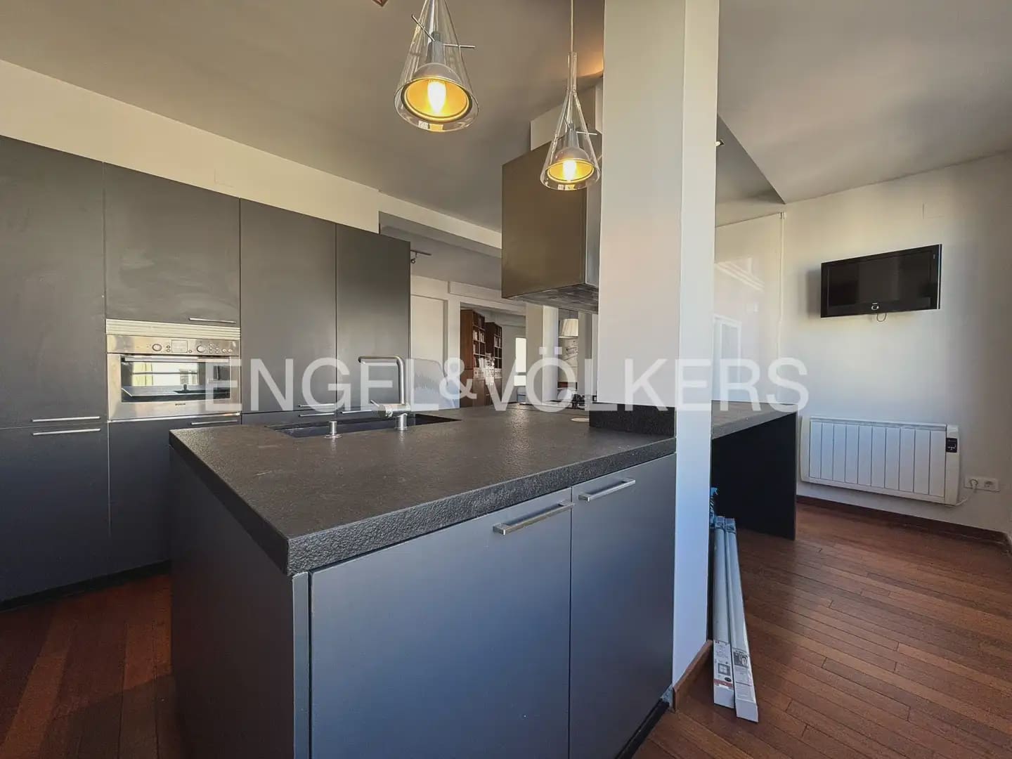 4 Zimmer Wohnung zu vermieten in Valencia Stadt - 3.500 € (Ref: 9897734)
