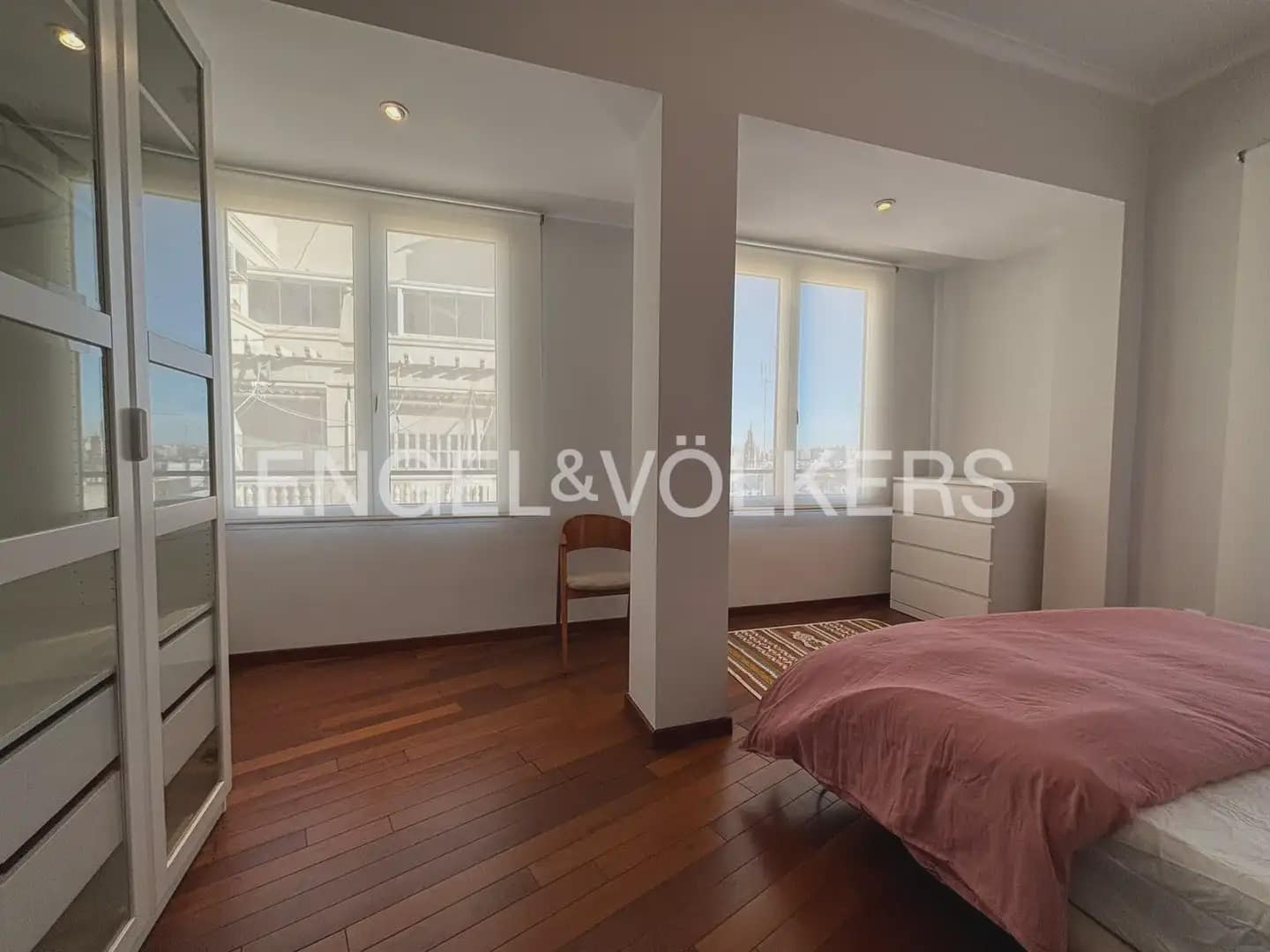 4 Zimmer Wohnung zu vermieten in Valencia Stadt - 3.500 € (Ref: 9897734)