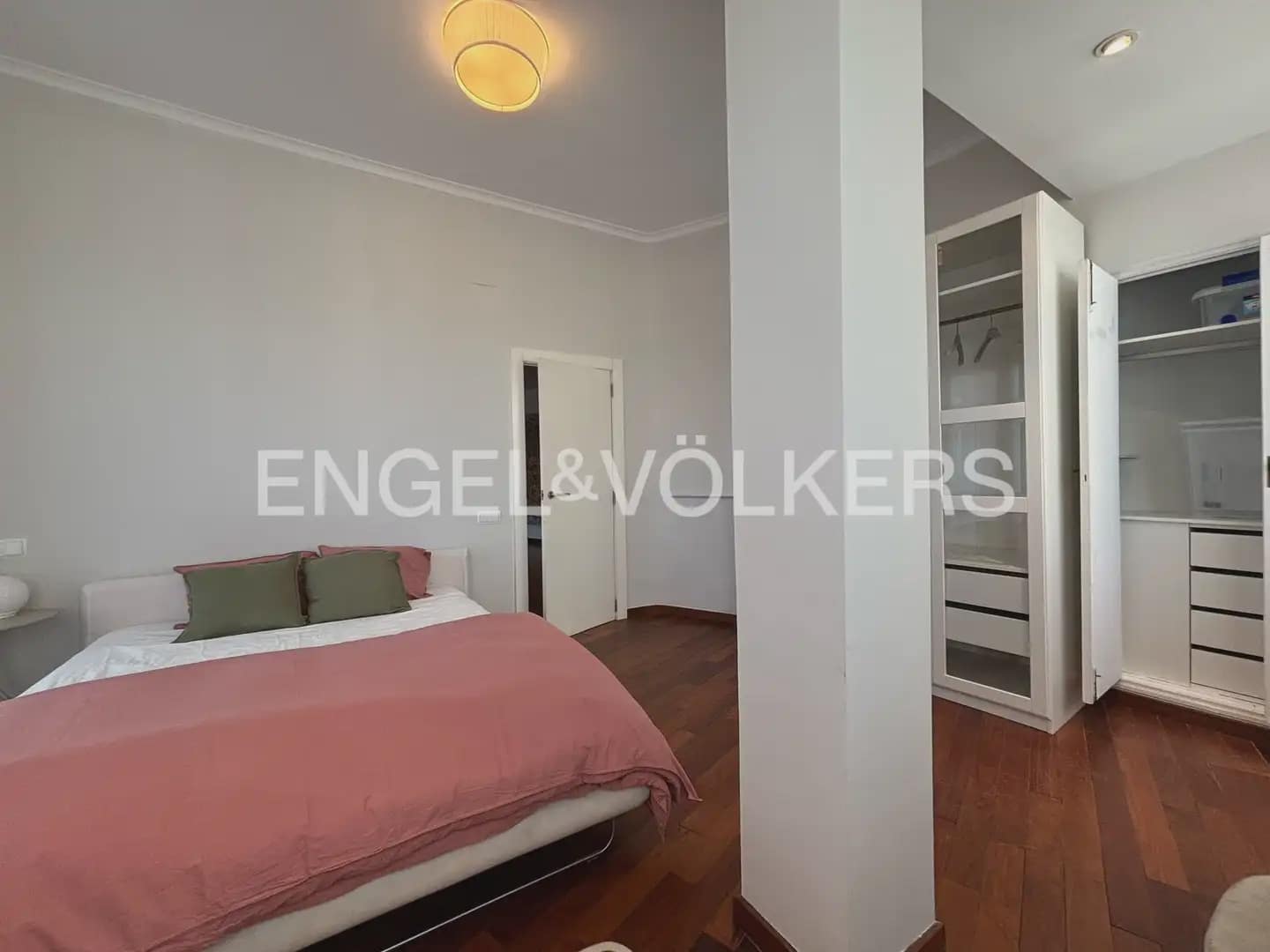 4 Zimmer Wohnung zu vermieten in Valencia Stadt - 3.500 € (Ref: 9897734)
