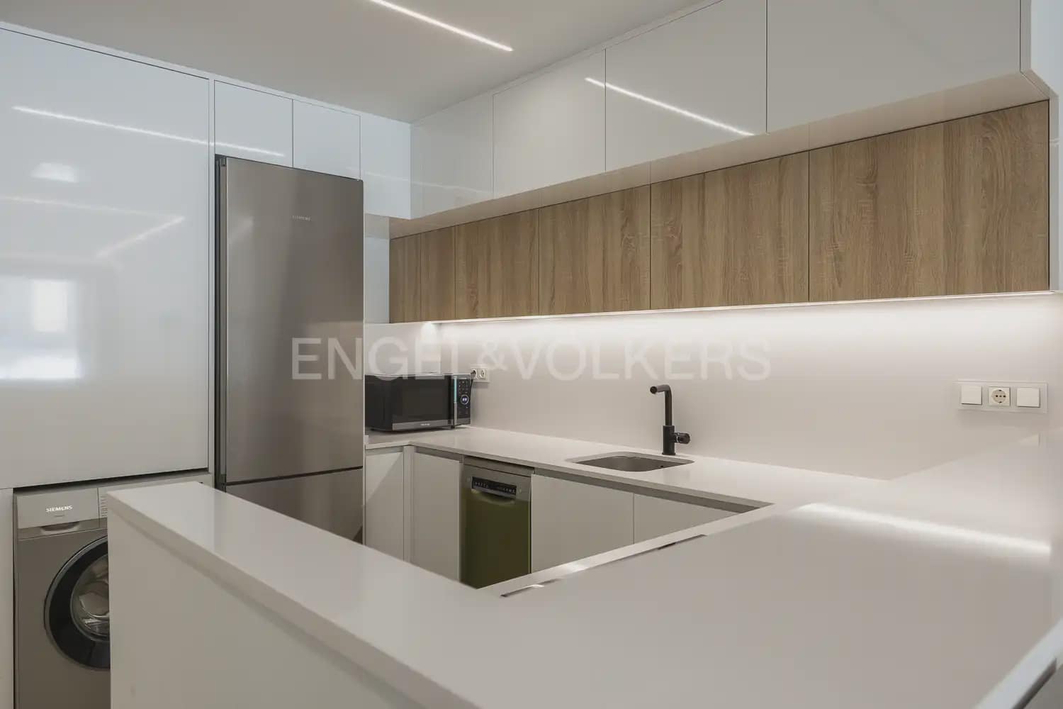 2 sypialnia Mieszkanie do wynajęcia w Denia z basenem garażem - 1 500 € (Ref: 9897735)