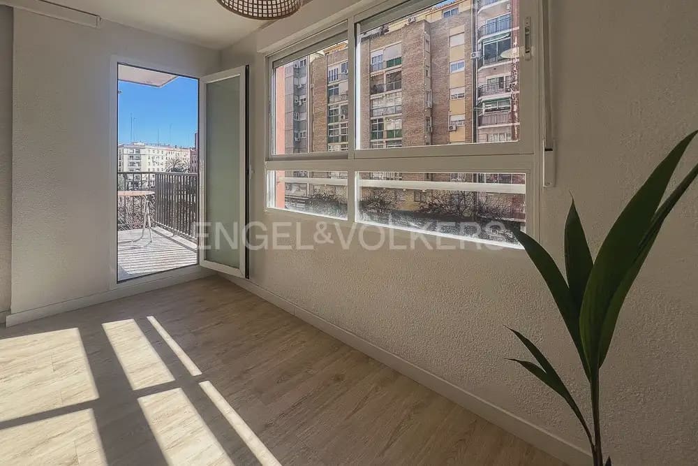 3 makuuhuone Asunto vuokrattavana paikassa Valencia kaupunki - 1 800 € (Ref: 9897736)