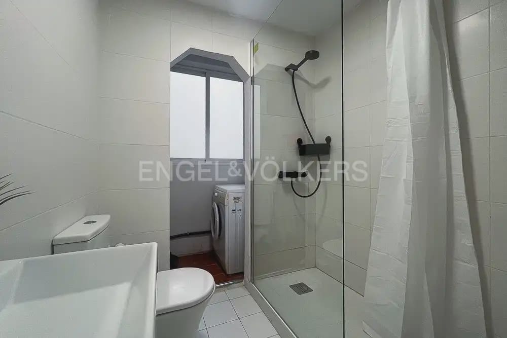 3 makuuhuone Asunto vuokrattavana paikassa Valencia kaupunki - 1 800 € (Ref: 9897736)