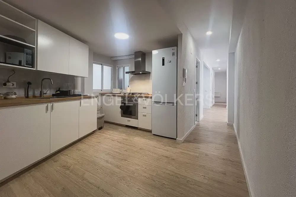 3 makuuhuone Asunto vuokrattavana paikassa Valencia kaupunki - 1 800 € (Ref: 9897736)