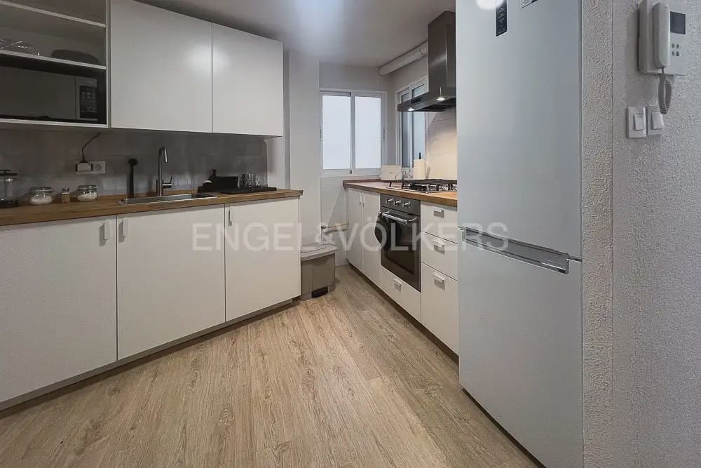 3 makuuhuone Asunto vuokrattavana paikassa Valencia kaupunki - 1 800 € (Ref: 9897736)