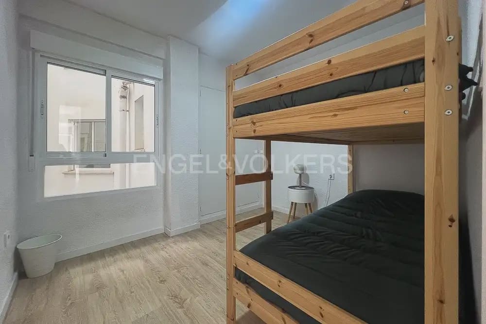3 makuuhuone Asunto vuokrattavana paikassa Valencia kaupunki - 1 800 € (Ref: 9897736)