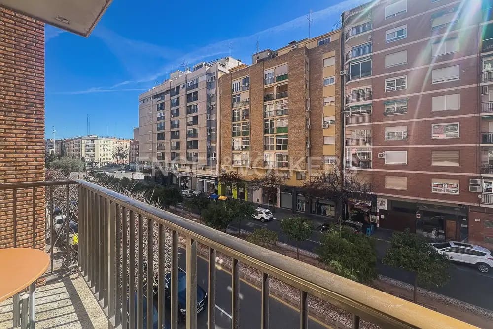 3 makuuhuone Asunto vuokrattavana paikassa Valencia kaupunki - 1 800 € (Ref: 9897736)