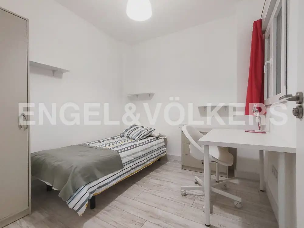 5 slaapkamer Flat te huur in Valencia stad - € 1.700 (Ref: 9897737)