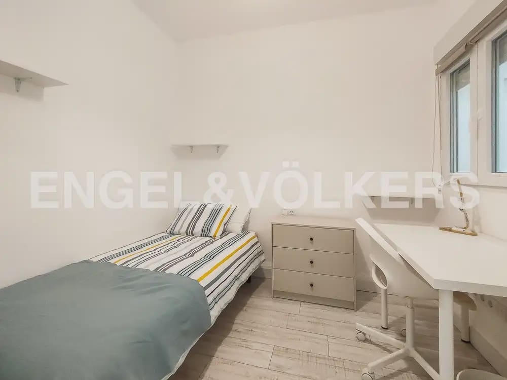 5 slaapkamer Flat te huur in Valencia stad - € 1.700 (Ref: 9897737)