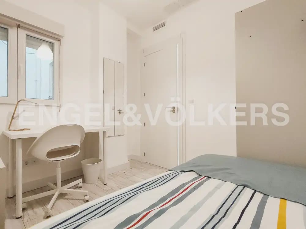 5 slaapkamer Flat te huur in Valencia stad - € 1.700 (Ref: 9897737)