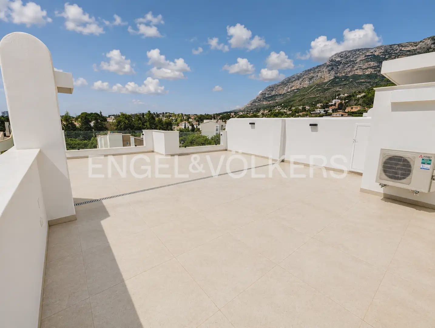 2 makuuhuone Asunto myytävänä paikassa Denia mukana uima-altaan - 369 000 € (Ref: 9897742)