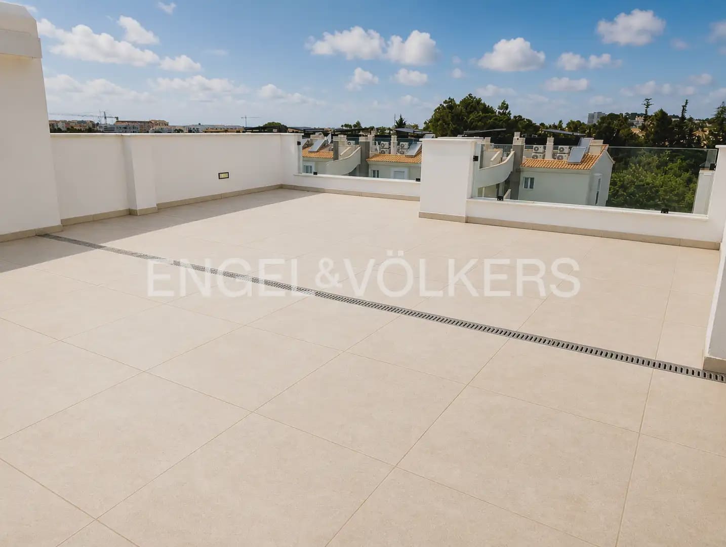 2 makuuhuone Asunto myytävänä paikassa Denia mukana uima-altaan - 369 000 € (Ref: 9897742)