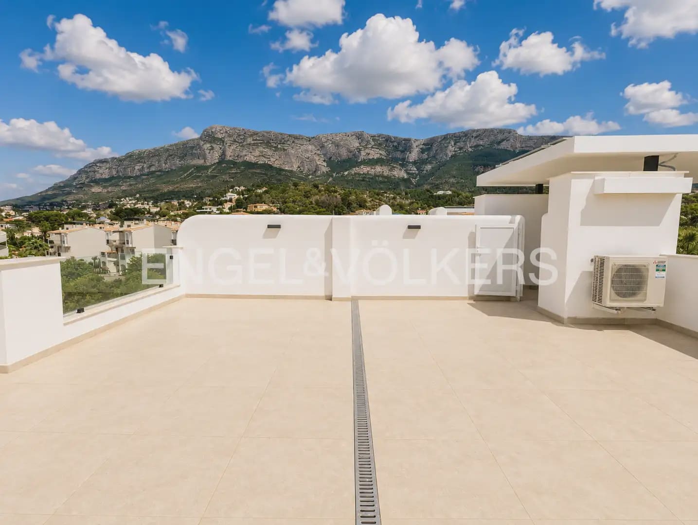 2 makuuhuone Asunto myytävänä paikassa Denia mukana uima-altaan - 369 000 € (Ref: 9897742)