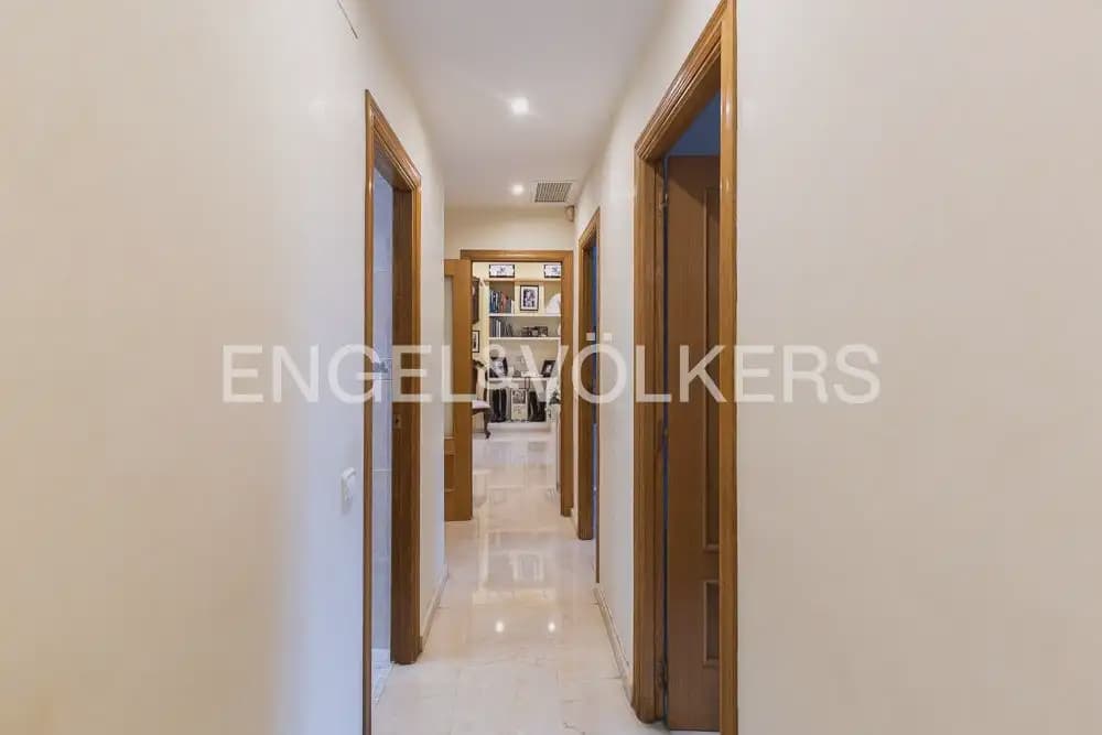 3 Zimmer Wohnung zu verkaufen in Valencia Stadt mit Pool Garage - 690.000 € (Ref: 9897745)