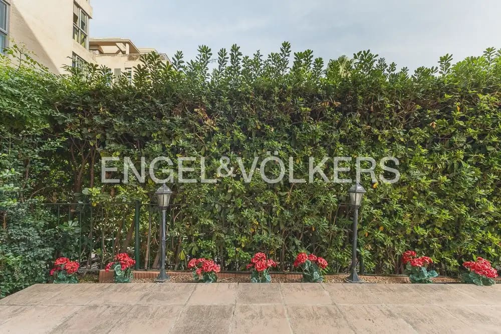 3 Zimmer Wohnung zu verkaufen in Valencia Stadt mit Pool Garage - 690.000 € (Ref: 9897745)