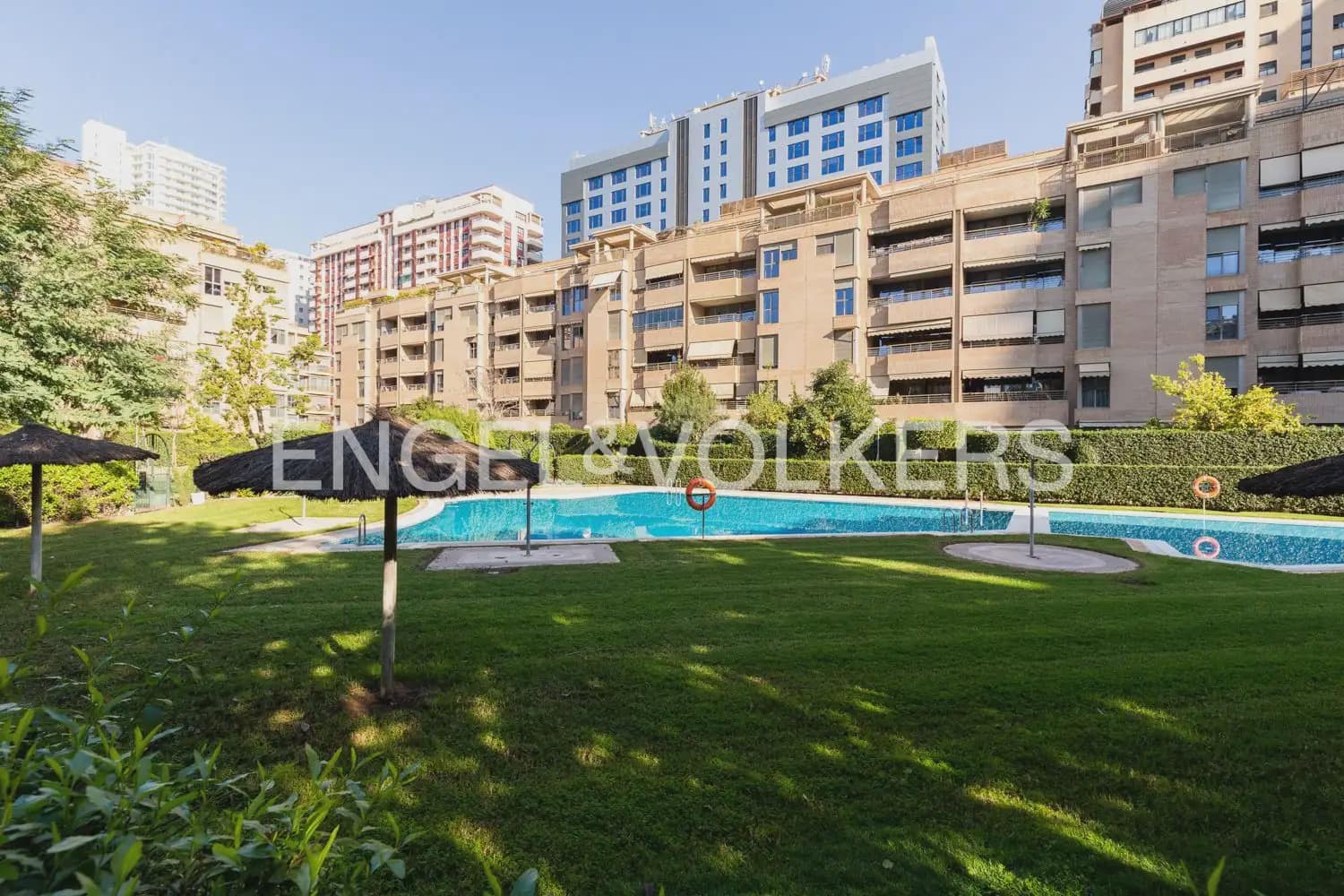 3 Zimmer Wohnung zu verkaufen in Valencia Stadt mit Pool Garage - 690.000 € (Ref: 9897745)