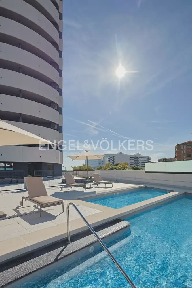 Piso de 1 habitación en València ciudad en venta con piscina - 300.000 € (Ref: 9897746)