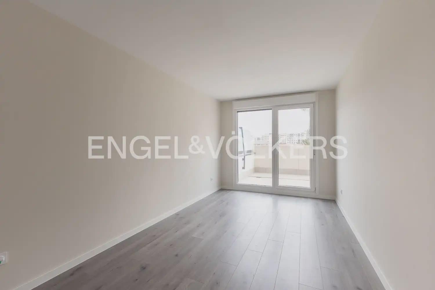 Piso de 1 habitación en València ciudad en venta con piscina - 300.000 € (Ref: 9897746)