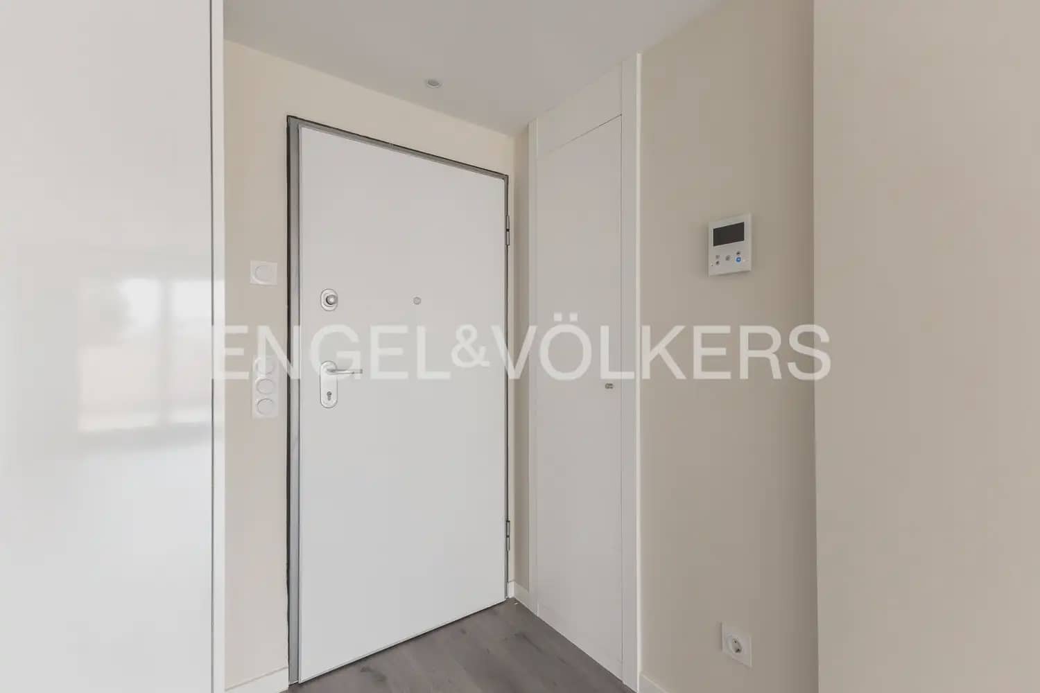 Piso de 1 habitación en València ciudad en venta con piscina - 300.000 € (Ref: 9897746)