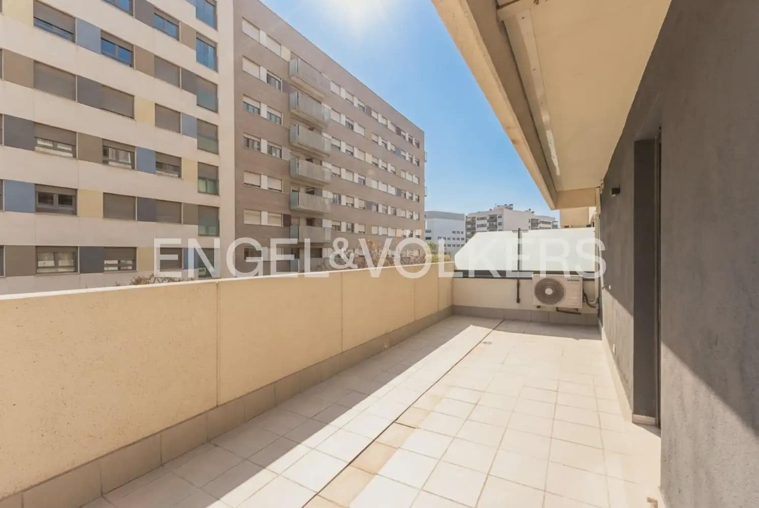 Piso de 1 habitación en València ciudad en venta con piscina - 300.000 € (Ref: 9897746)
