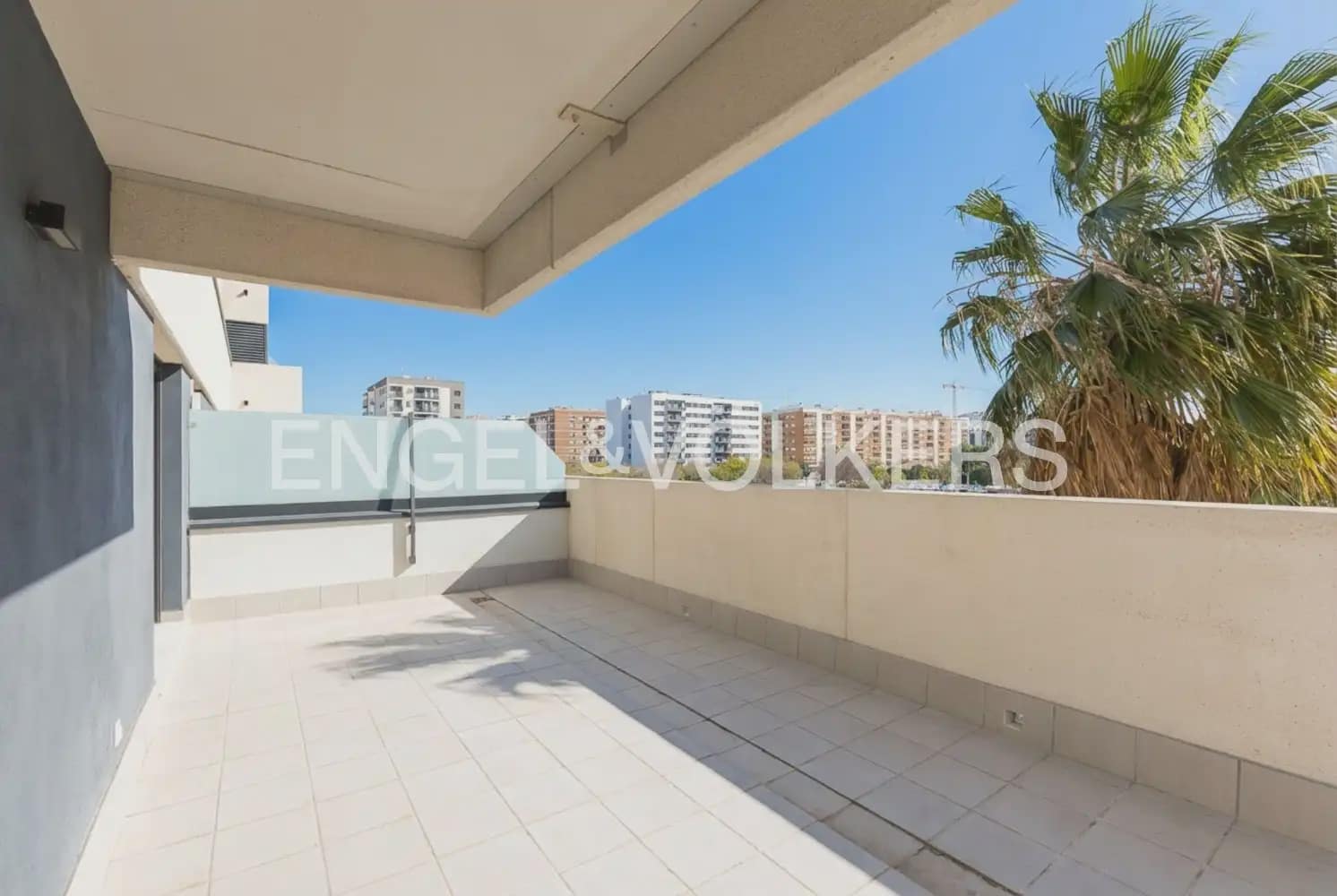 Piso de 1 habitación en València ciudad en venta con piscina - 300.000 € (Ref: 9897746)