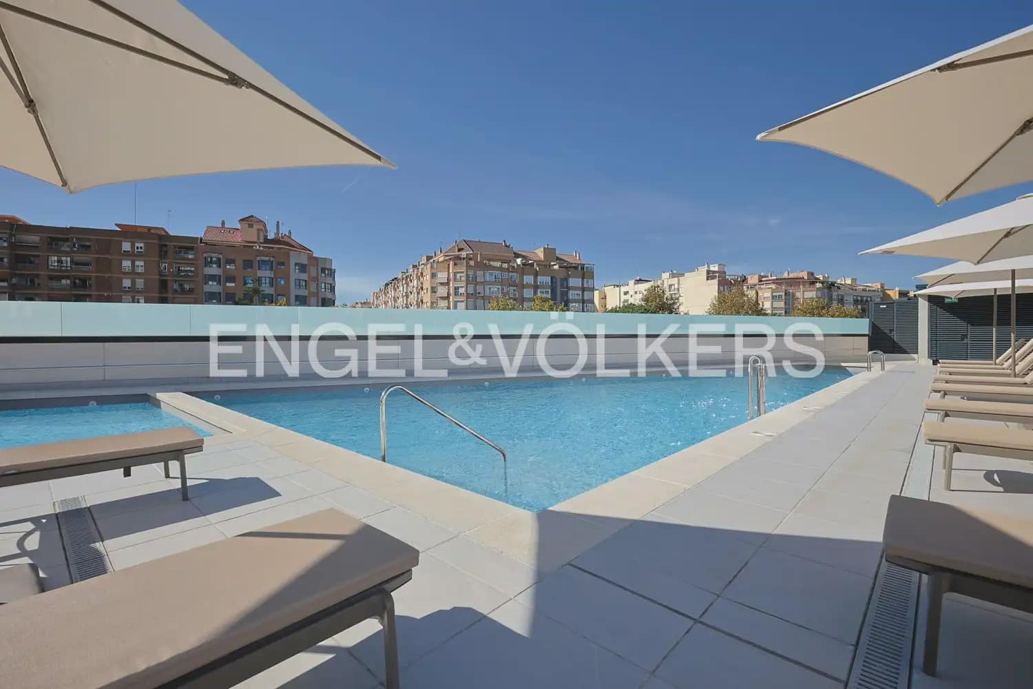 Piso de 1 habitación en València ciudad en venta con piscina - 300.000 € (Ref: 9897746)