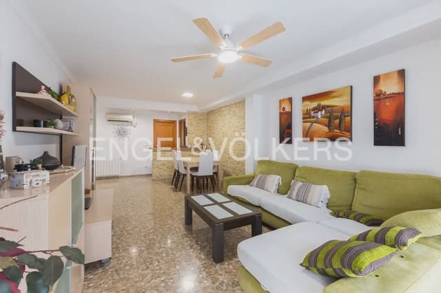 4 bedroom Flat for sale in Tavernes Blanques with garage - € 395,000 (Ref: 9897749)