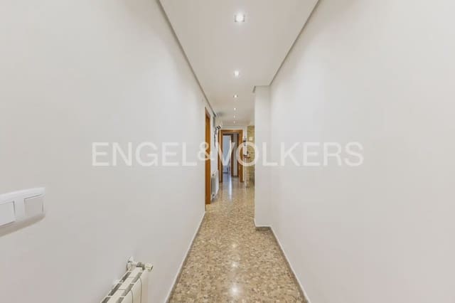 4 bedroom Flat for sale in Tavernes Blanques with garage - € 395,000 (Ref: 9897749)