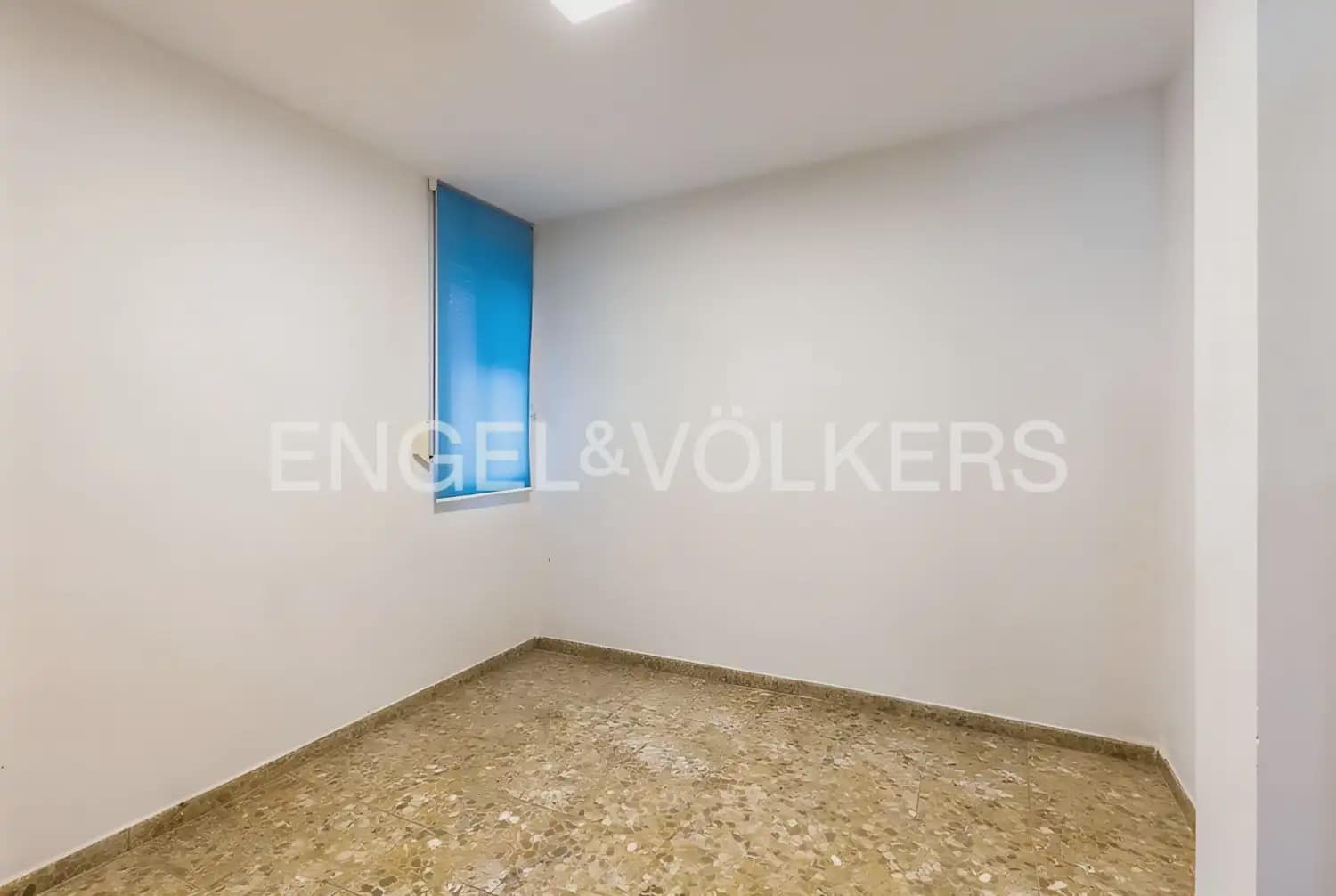 4 bedroom Flat for sale in Tavernes Blanques with garage - € 395,000 (Ref: 9897749)