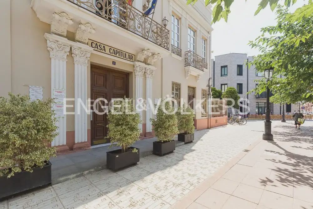 4 bedroom Flat for sale in Tavernes Blanques with garage - € 395,000 (Ref: 9897749)