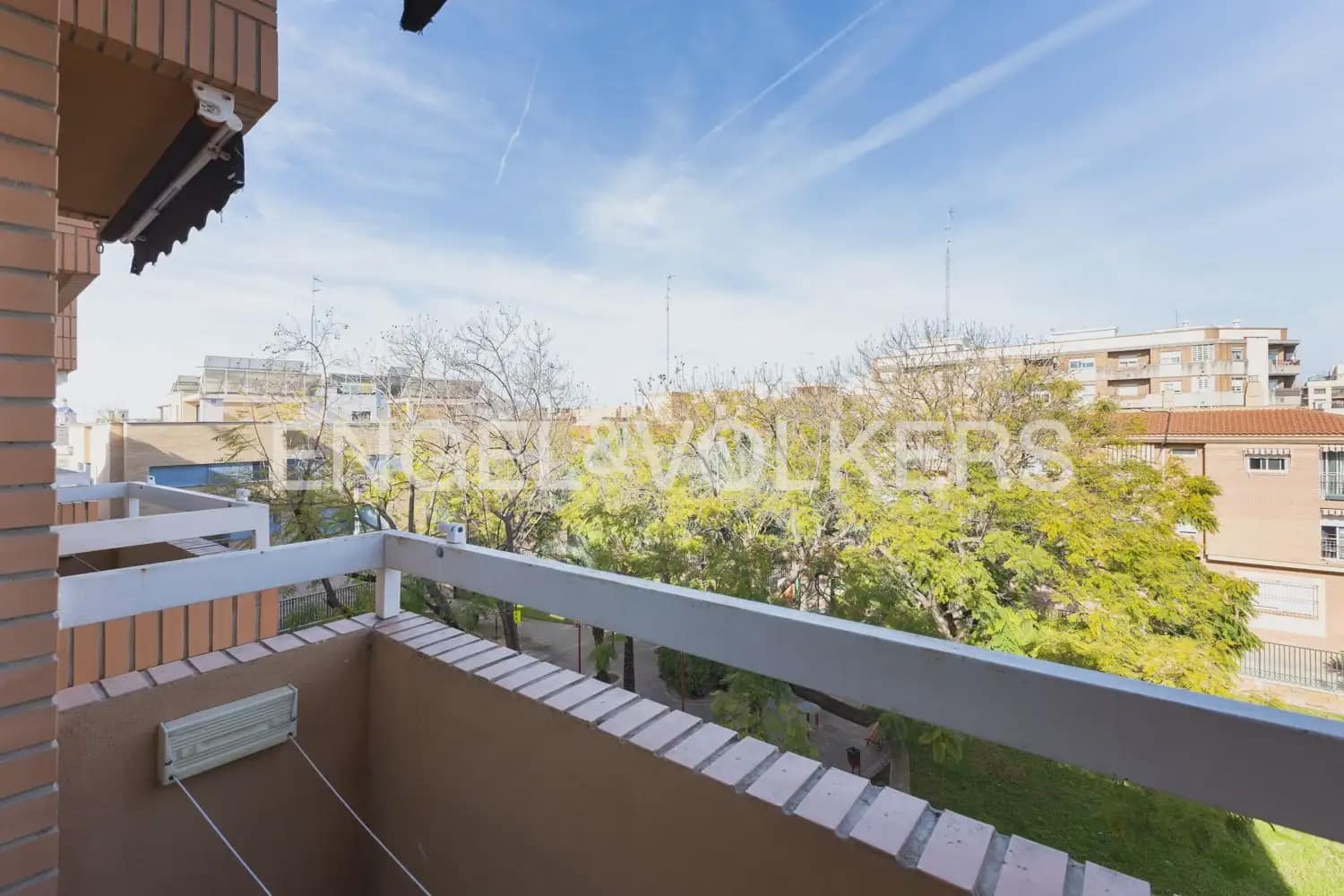 4 bedroom Flat for sale in Tavernes Blanques with garage - € 395,000 (Ref: 9897749)
