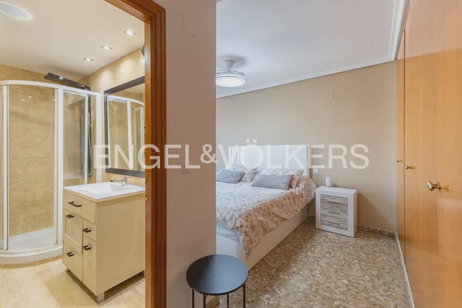 4 bedroom Flat for sale in Tavernes Blanques with garage - € 395,000 (Ref: 9897749)